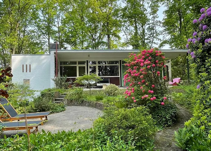 Bungalowvilla Robin Hill, Met Bostuin & Design Interieur